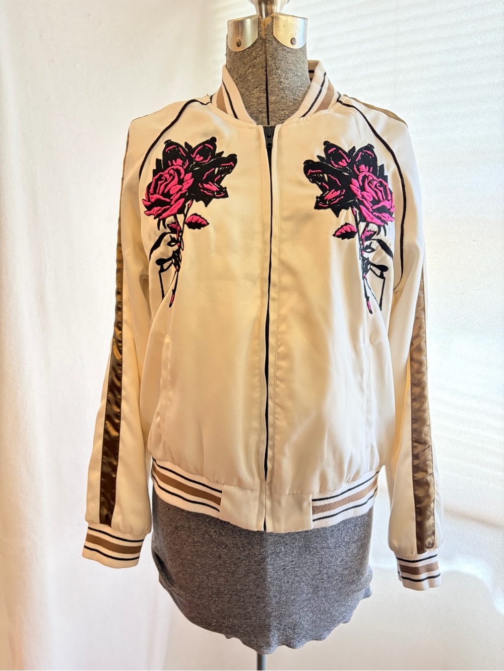 ❌ SOLD ❌ Obey Worldwide Howl tour satin embroidered bomber